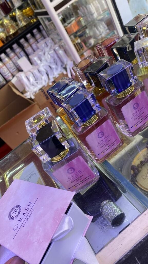 C-RASH Fragrance est bien plus qu’un parfum. C’est un rêve devenu essence, une identité mise en flacon. De la tradition marocaine à la fierté burkinabé, chaque goutte raconte notre histoire. Osez vous distinguer, osez être vous-même — avec élégance, audace et authenticité.